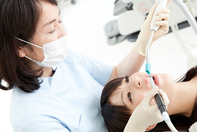 口腔内だけではなく、患者さんの性格や生活習慣も把握すること